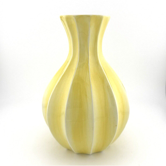 MCM FTD Flower Vase Solid Creamy Yellow White 7 inches tall with Ribbed design - Picture 1 of 9